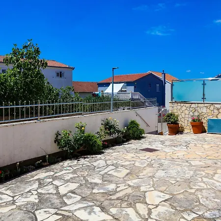דירה With Swimming Pool - 25961 רוגוזניצה