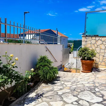 With Swimming Pool - 25961 רוגוזניצה