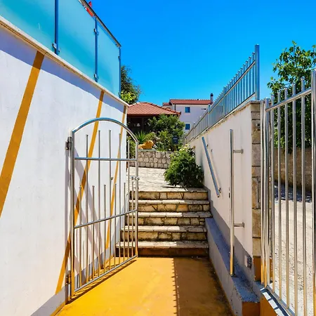 With Swimming Pool - 25961 דירה *