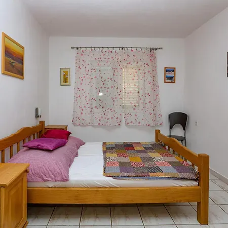 Apartamento With Swimming Pool - 25961 *