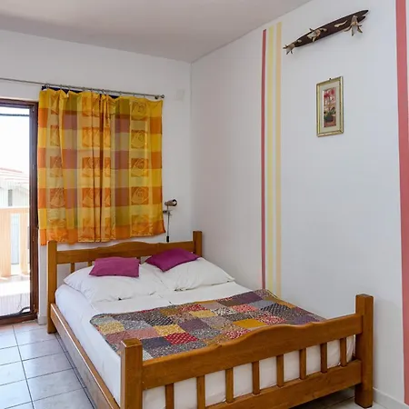 דירה With Swimming Pool - 25961
