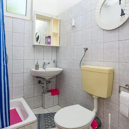 דירה With Swimming Pool - 25961