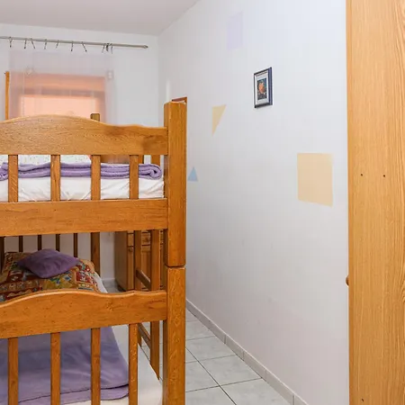 דירה With Swimming Pool - 25961