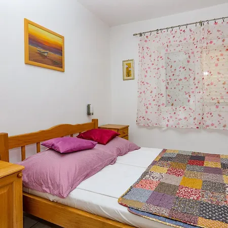 Apartamento With Swimming Pool - 25961