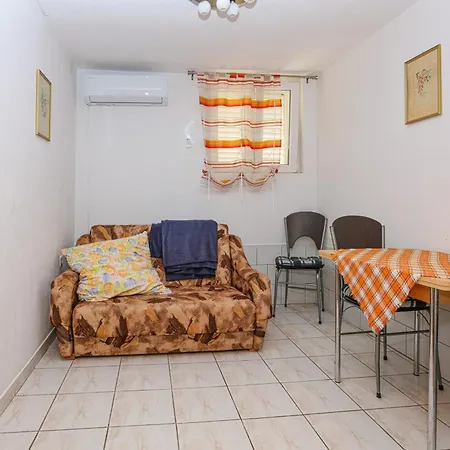 Apartamento With Swimming Pool - 25961 *